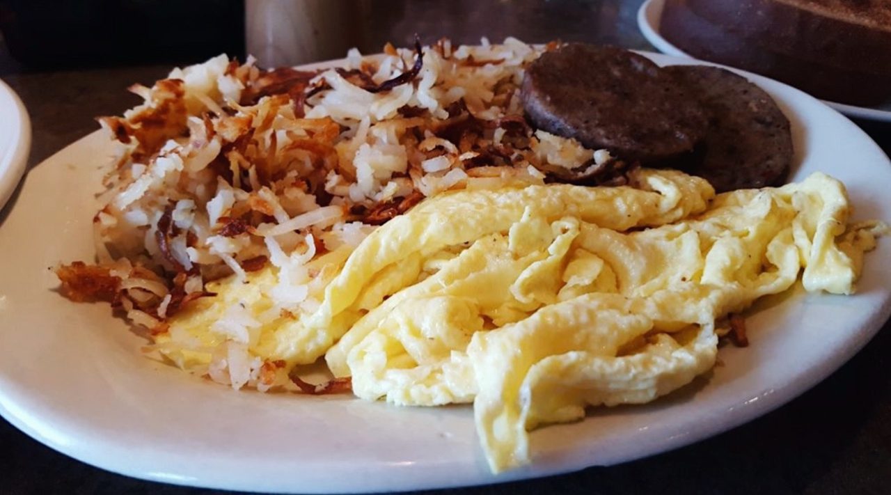 5 Places for a Cozy Breakfast in Fishers - This is Fishers